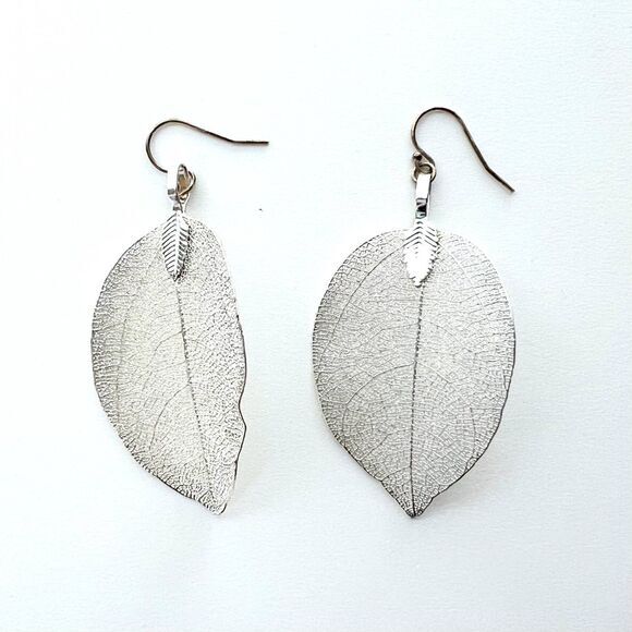 Real‎ Leaf Skeleton Earrings Dipped in Silver, Silver Wires - Picture 1 of 3